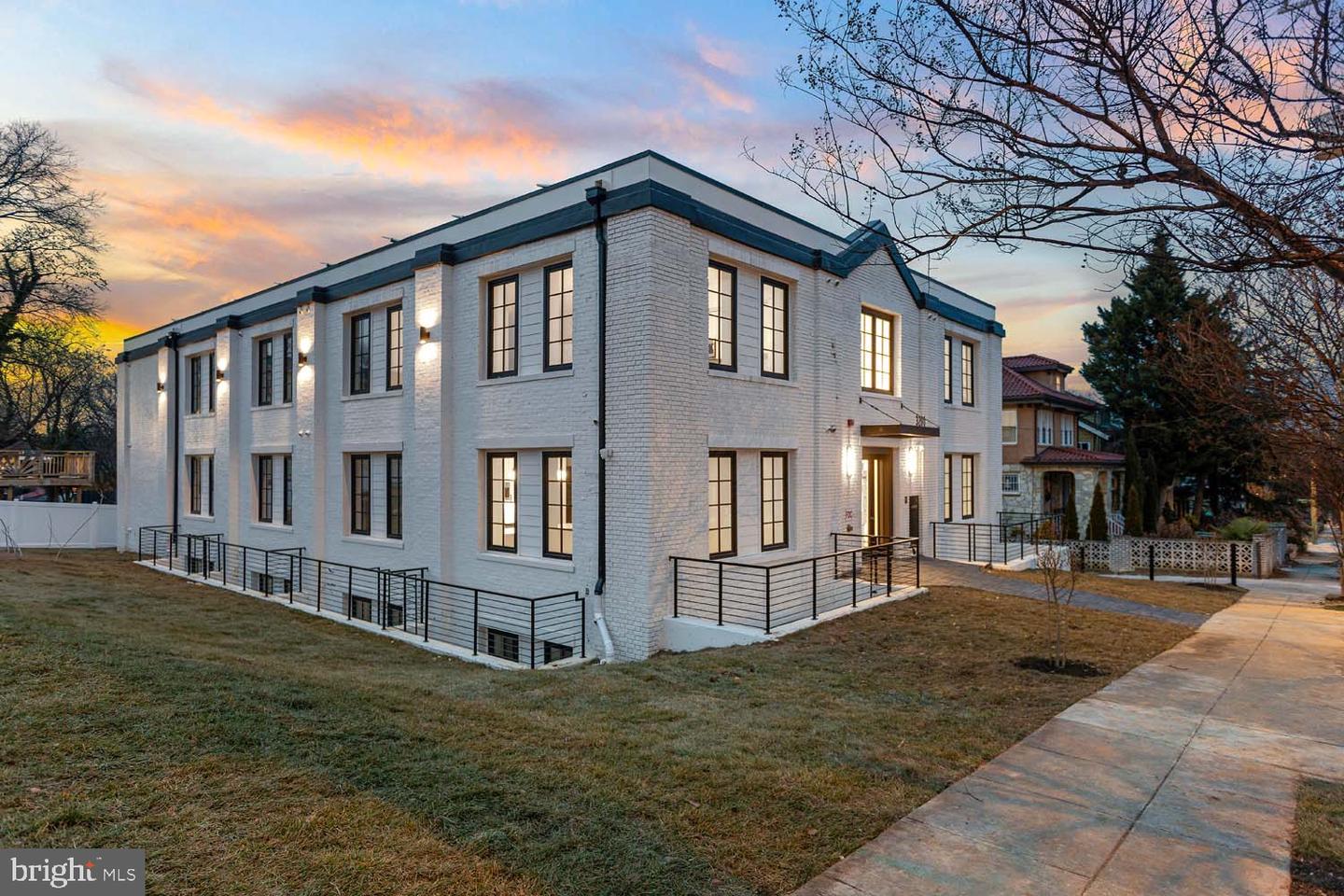 3200 22ND ST NE #103, WASHINGTON, District Of Columbia 20018, 3 Bedrooms Bedrooms, ,2 BathroomsBathrooms,Residential,For sale,3200 22ND ST NE #103,DCDC2213250 MLS # DCDC2213250