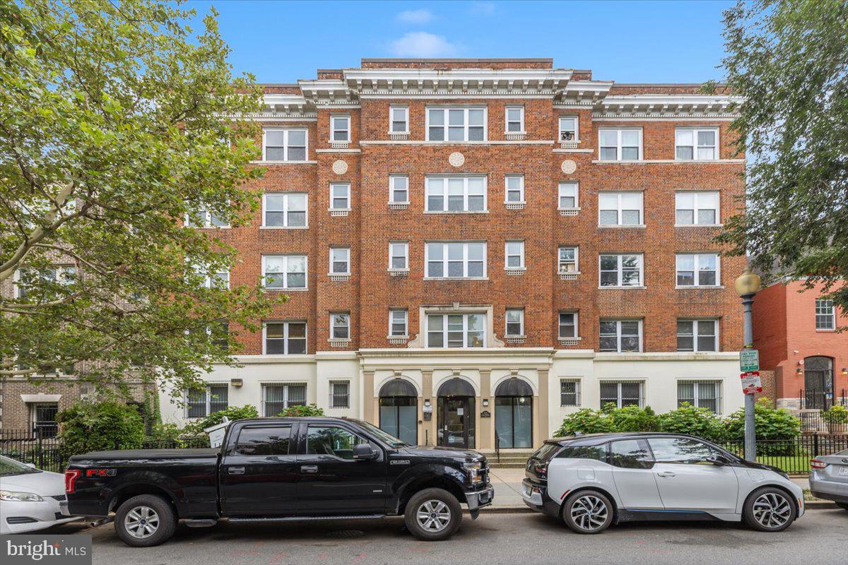 1458 COLUMBIA RD NW #105, WASHINGTON, District Of Columbia 20009, 2 Bedrooms Bedrooms, ,2 BathroomsBathrooms,Residential,For sale,1458 COLUMBIA RD NW #105,DCDC2213256 MLS # DCDC2213256
