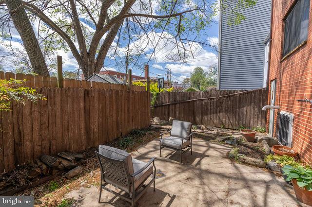 1633 D ST SE, WASHINGTON, District Of Columbia 20003, 5 Bedrooms Bedrooms, ,3 BathroomsBathrooms,Residential,For sale,1633 D ST SE,DCDC2190086 MLS # DCDC2190086