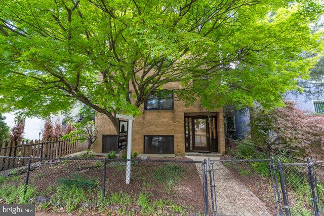 1633 D ST SE, WASHINGTON, District Of Columbia 20003, 5 Bedrooms Bedrooms, ,3 BathroomsBathrooms,Residential,For sale,1633 D ST SE,DCDC2190086 MLS # DCDC2190086