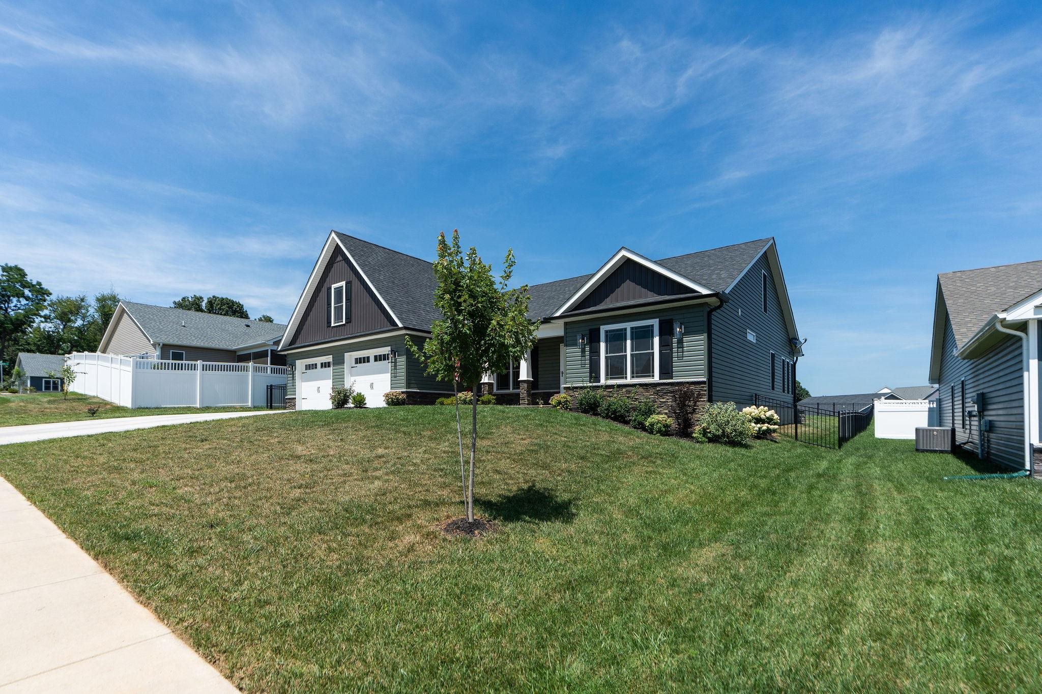 12 THOMAS DEAN CT, WAYNESBORO, Virginia 22980, 4 Bedrooms Bedrooms, ,3 BathroomsBathrooms,Residential,12 THOMAS DEAN CT,667371 MLS # 667371