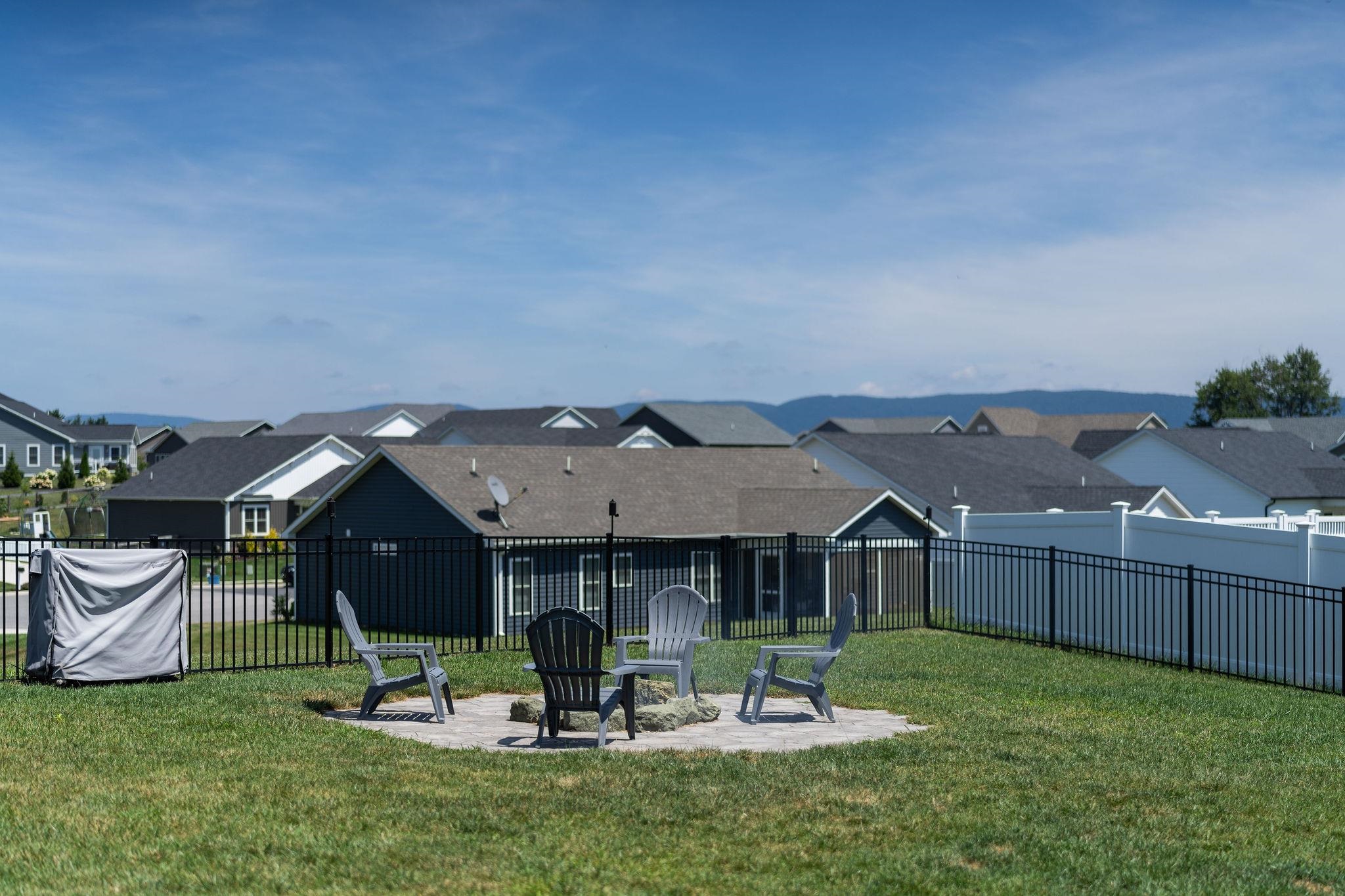 12 THOMAS DEAN CT, WAYNESBORO, Virginia 22980, 4 Bedrooms Bedrooms, ,3 BathroomsBathrooms,Residential,12 THOMAS DEAN CT,667371 MLS # 667371