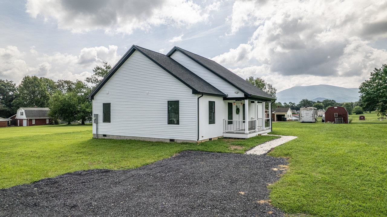 551 PARK RD, STANLEY, Virginia 22851, 3 Bedrooms Bedrooms, ,2 BathroomsBathrooms,Residential,551 PARK RD,667372 MLS # 667372