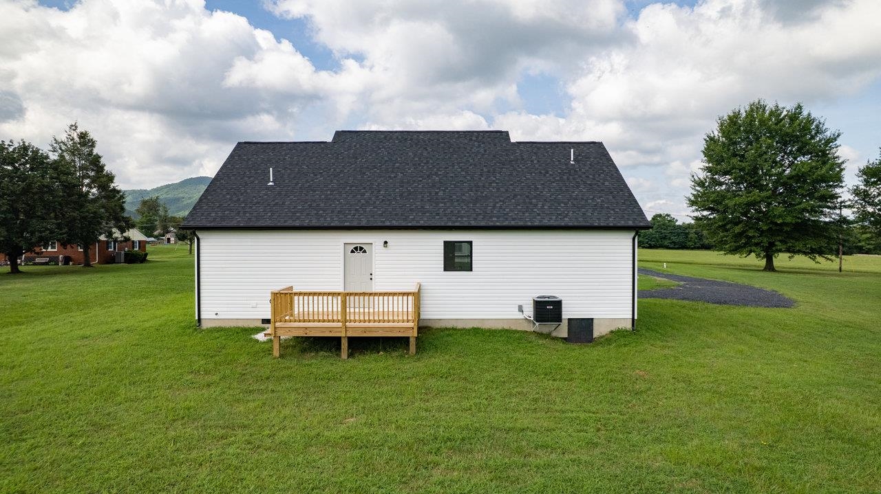 551 PARK RD, STANLEY, Virginia 22851, 3 Bedrooms Bedrooms, ,2 BathroomsBathrooms,Residential,551 PARK RD,667372 MLS # 667372