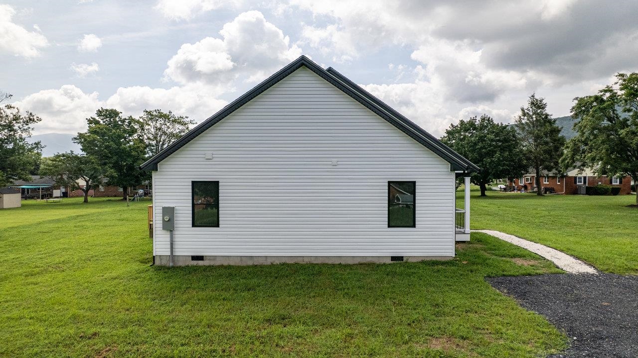 551 PARK RD, STANLEY, Virginia 22851, 3 Bedrooms Bedrooms, ,2 BathroomsBathrooms,Residential,551 PARK RD,667372 MLS # 667372
