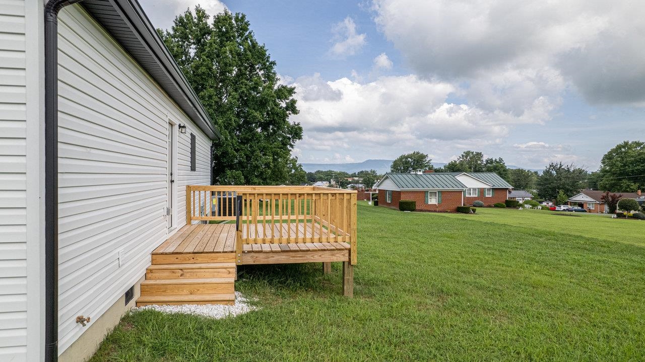 551 PARK RD, STANLEY, Virginia 22851, 3 Bedrooms Bedrooms, ,2 BathroomsBathrooms,Residential,551 PARK RD,667372 MLS # 667372