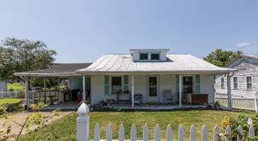 711 EIGHTH ST, SHENANDOAH, Virginia 22849, 2 Bedrooms Bedrooms, ,1 BathroomBathrooms,Residential,711 EIGHTH ST,667373 MLS # 667373