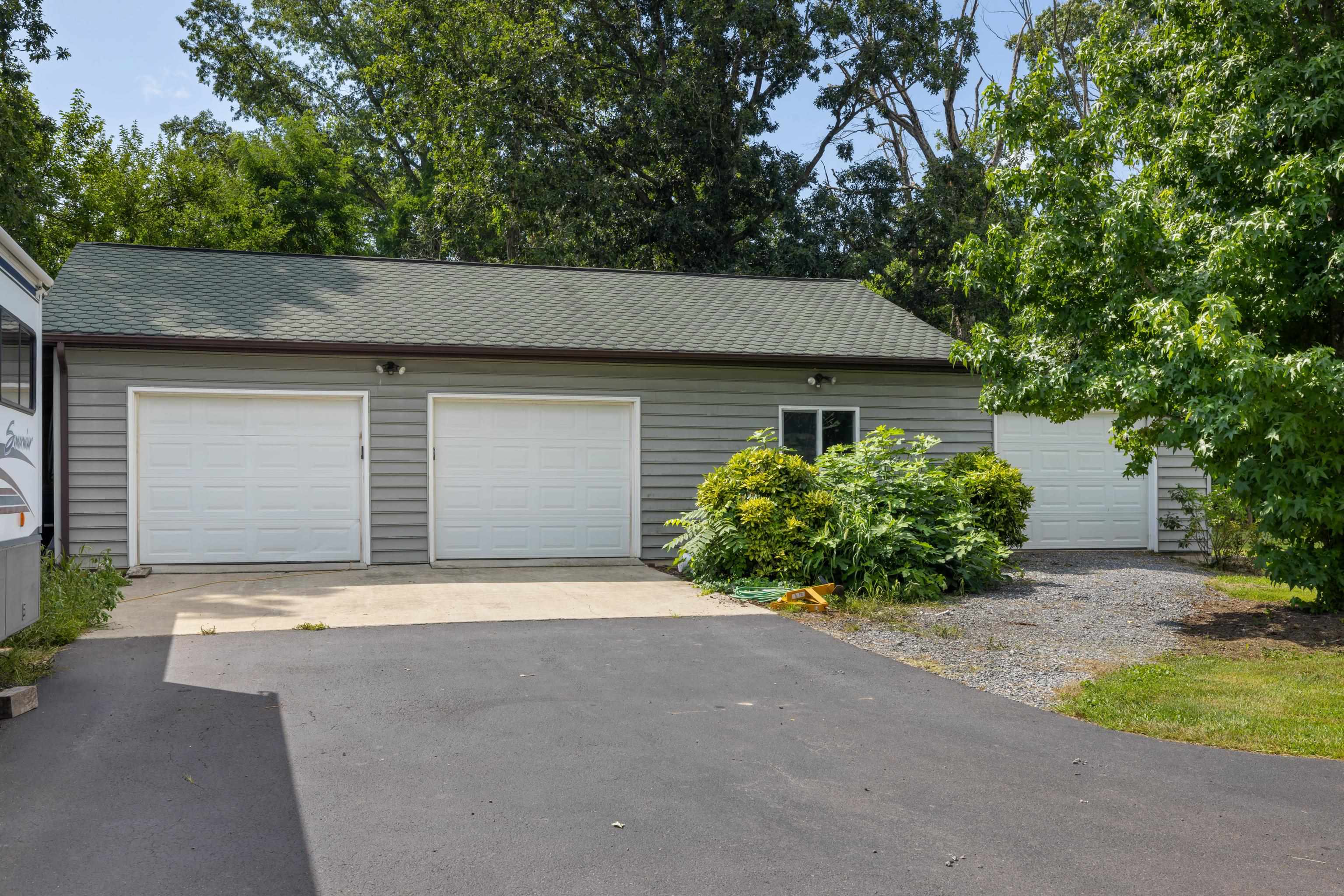 347 HORSESHOE CIR, STUARTS DRAFT, Virginia 24477, 5 Bedrooms Bedrooms, ,3 BathroomsBathrooms,Residential,347 HORSESHOE CIR,667376 MLS # 667376