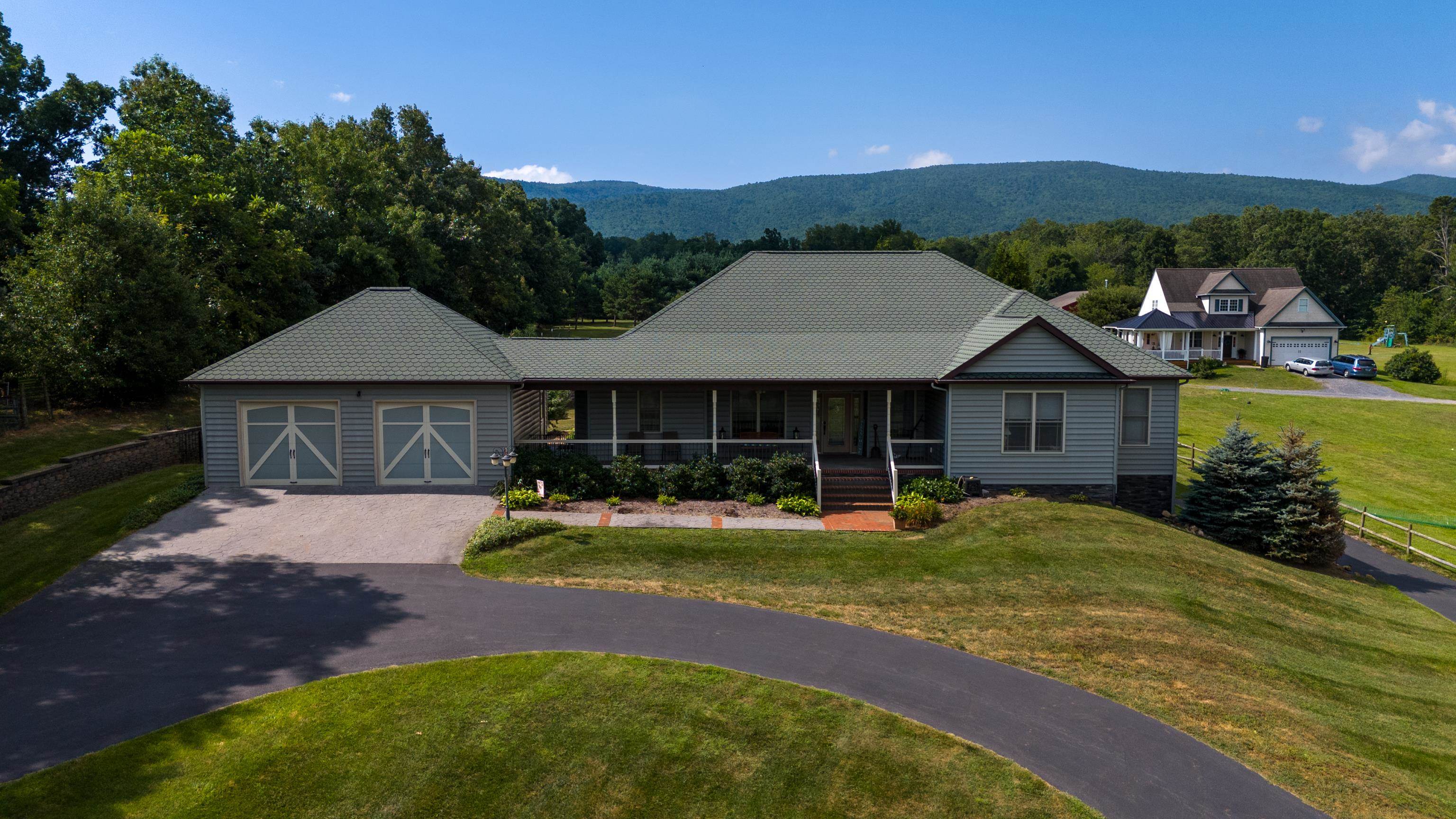 347 HORSESHOE CIR, STUARTS DRAFT, Virginia 24477, 5 Bedrooms Bedrooms, ,3 BathroomsBathrooms,Residential,347 HORSESHOE CIR,667376 MLS # 667376