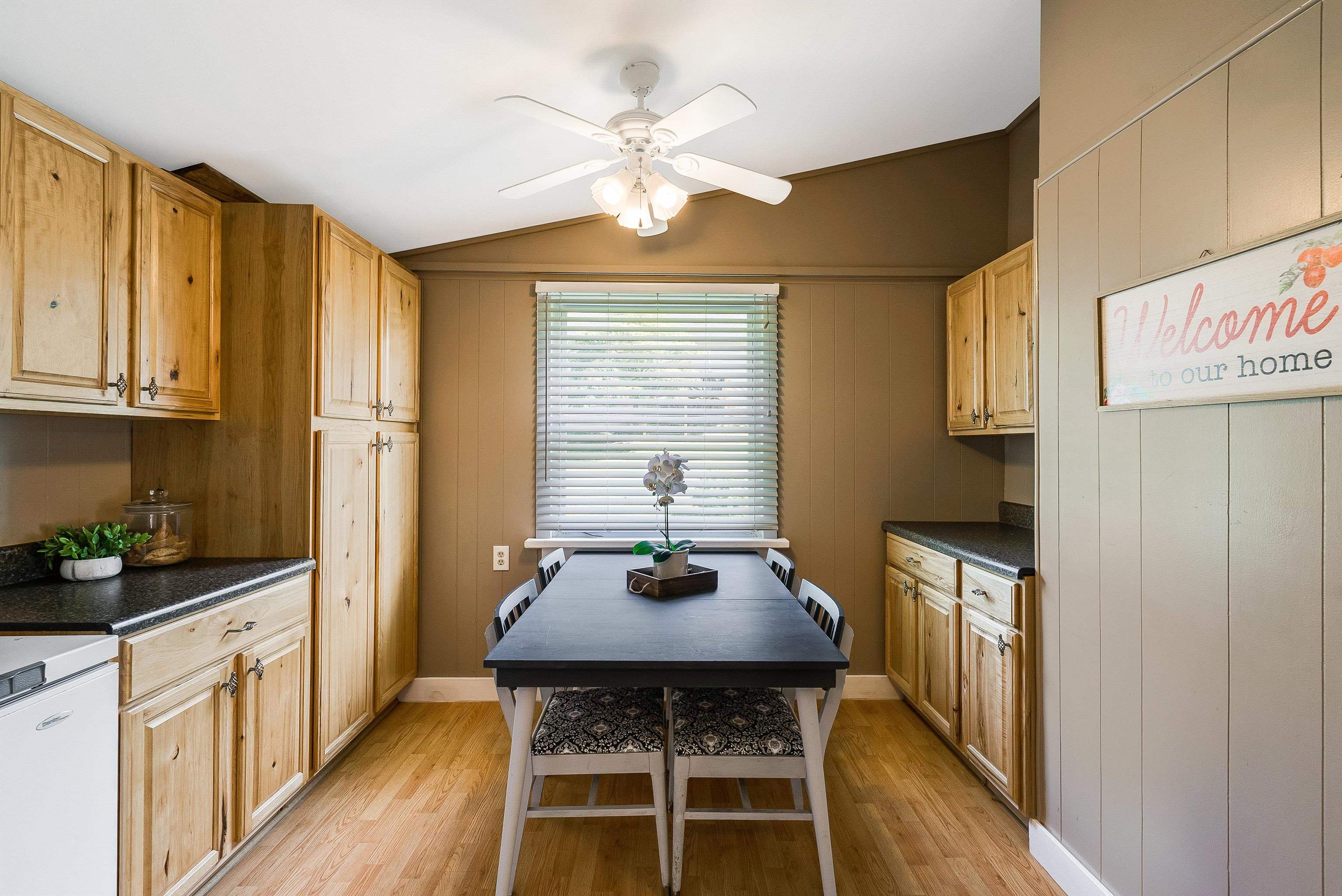 141 ELIZABETH AVE, WAYNESBORO, Virginia 22980, 3 Bedrooms Bedrooms, ,1 BathroomBathrooms,Residential,141 ELIZABETH AVE,667377 MLS # 667377