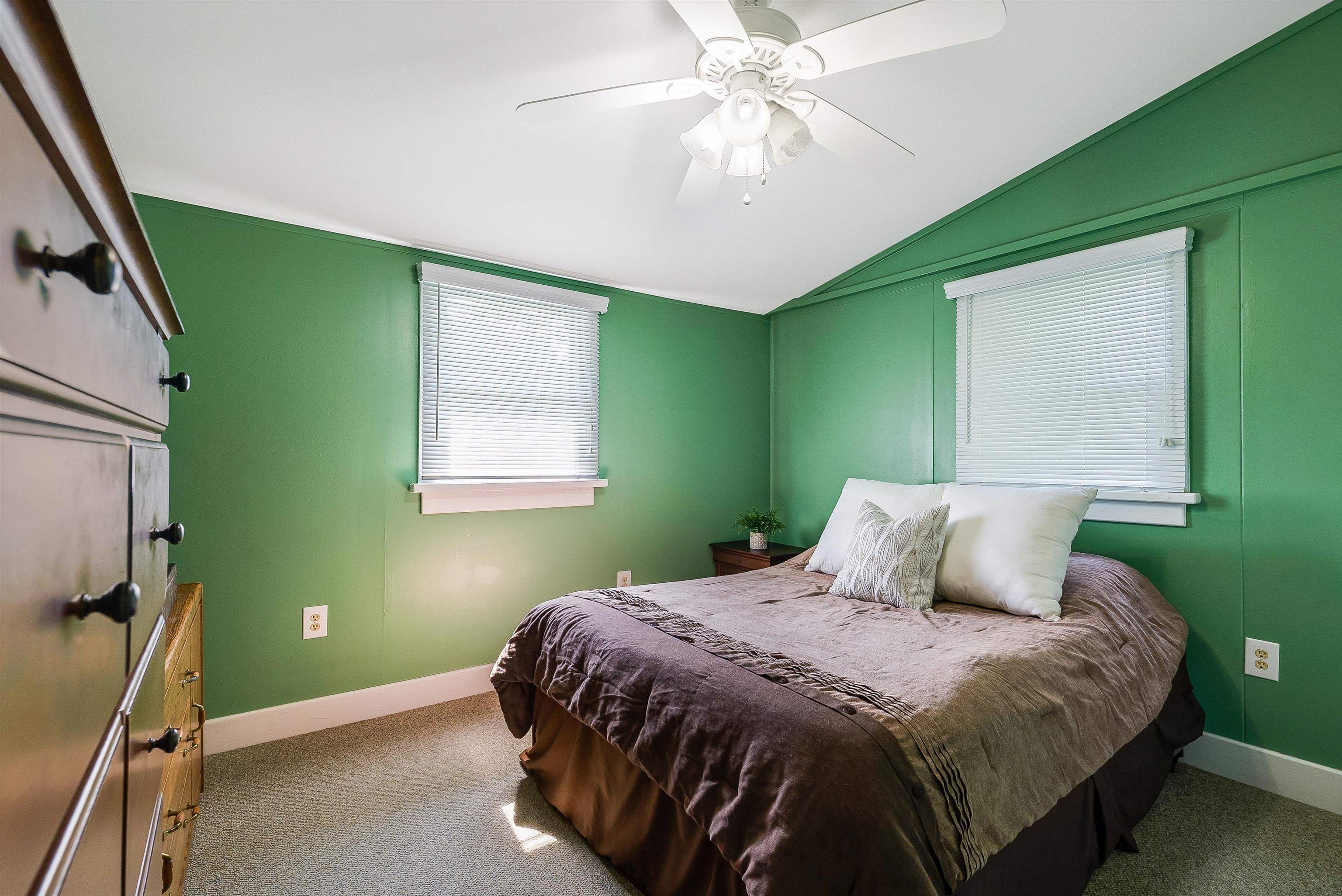 141 ELIZABETH AVE, WAYNESBORO, Virginia 22980, 3 Bedrooms Bedrooms, ,1 BathroomBathrooms,Residential,141 ELIZABETH AVE,667377 MLS # 667377