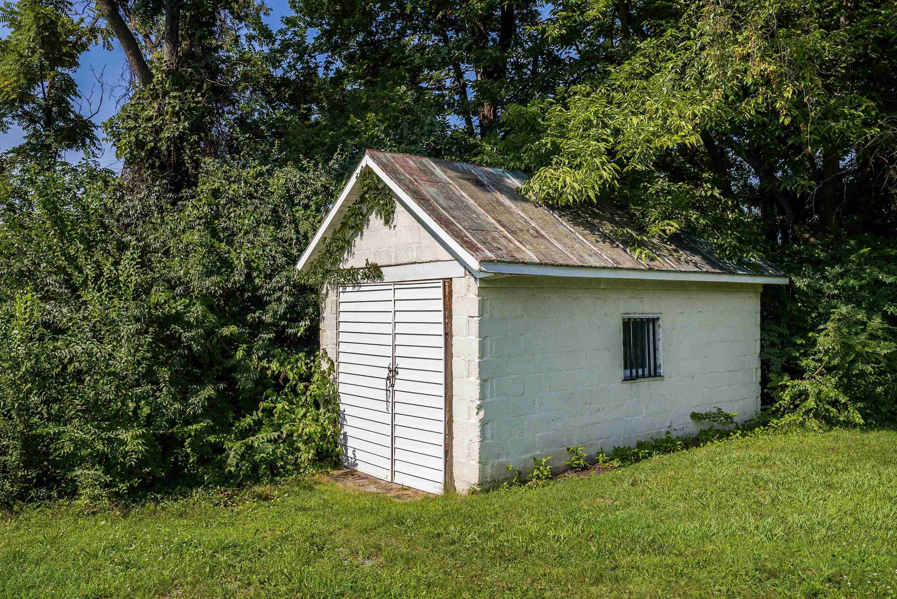 141 ELIZABETH AVE, WAYNESBORO, Virginia 22980, 3 Bedrooms Bedrooms, ,1 BathroomBathrooms,Residential,141 ELIZABETH AVE,667377 MLS # 667377