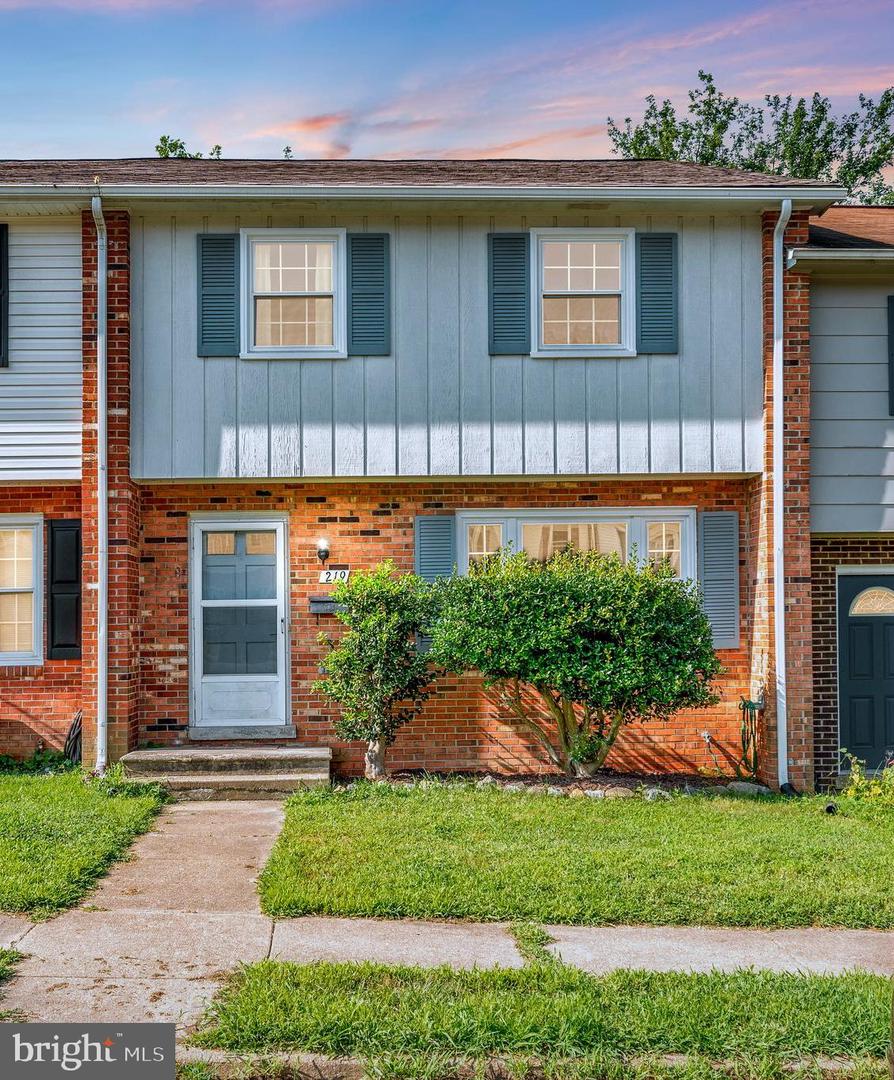 219 OVERLOOK CT, FREDERICKSBURG, Virginia 22405, 3 Bedrooms Bedrooms, ,1 BathroomBathrooms,Residential,For sale,219 OVERLOOK CT,VAST2040860 MLS # VAST2040860