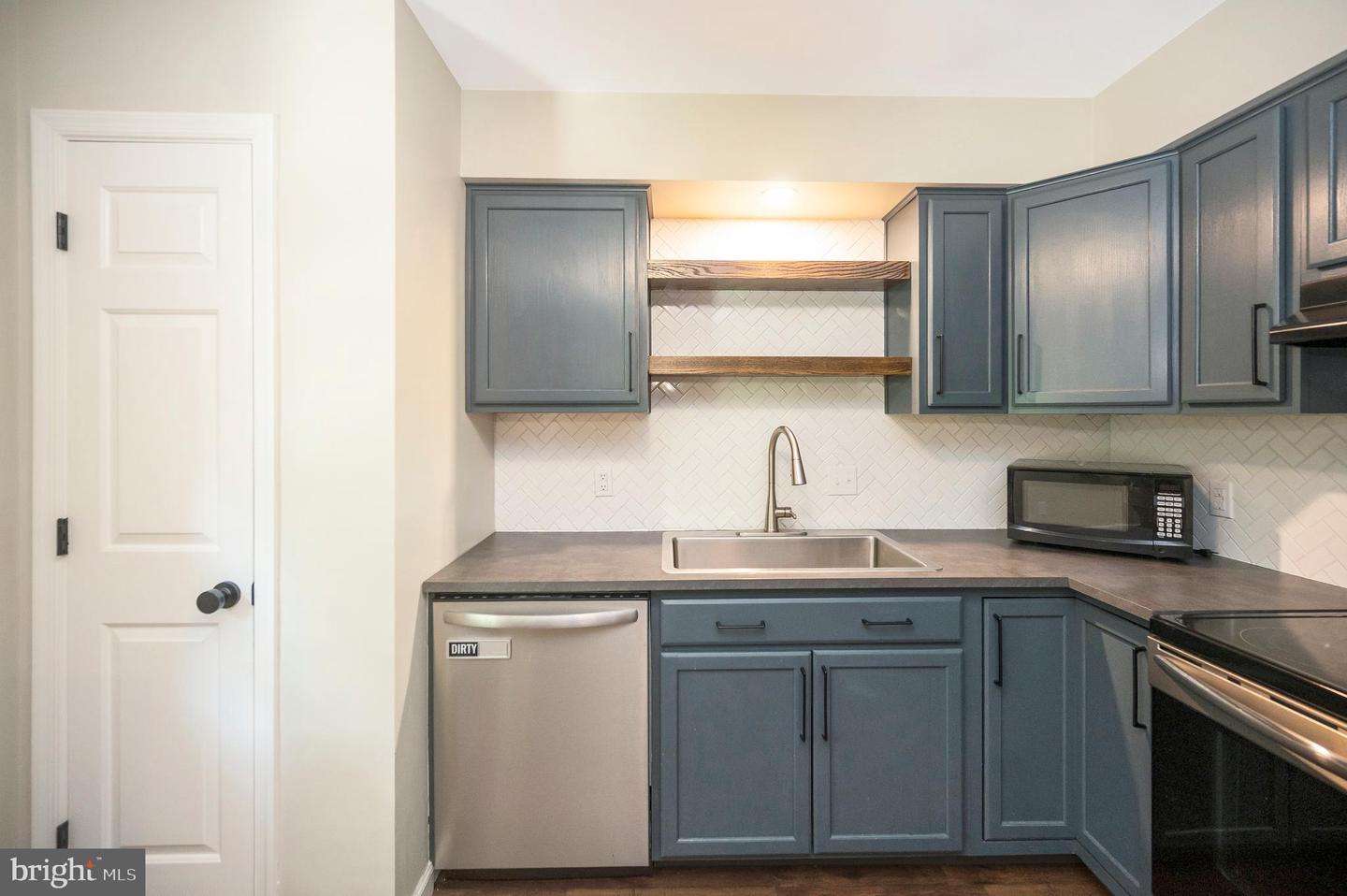 219 OVERLOOK CT, FREDERICKSBURG, Virginia 22405, 3 Bedrooms Bedrooms, ,1 BathroomBathrooms,Residential,For sale,219 OVERLOOK CT,VAST2040860 MLS # VAST2040860