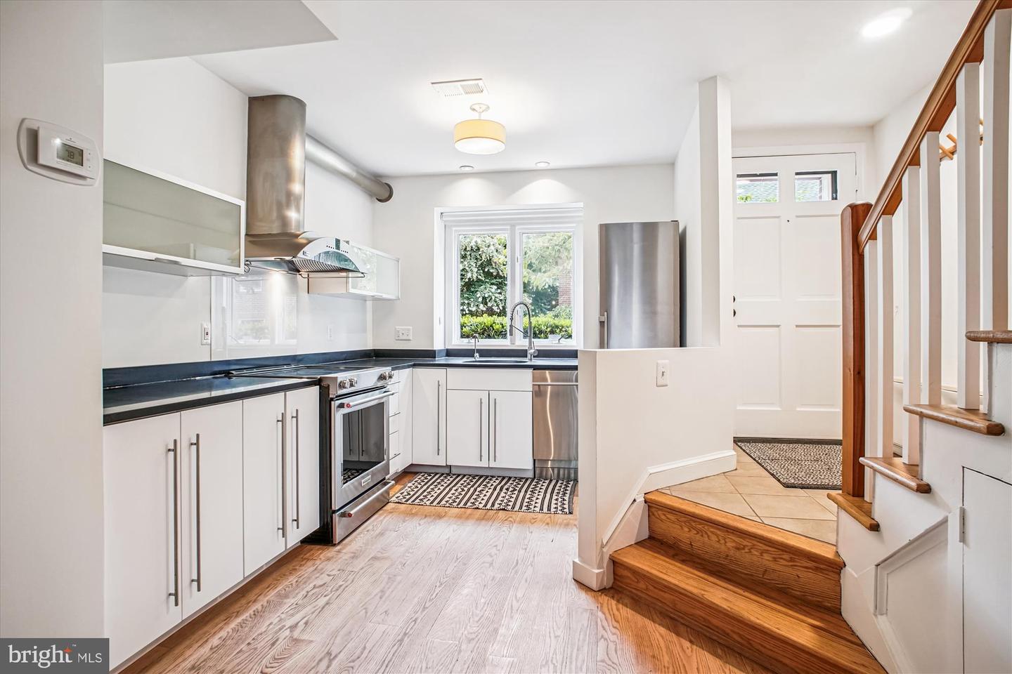 1229 PORTNER RD, ALEXANDRIA, Virginia 22314, 2 Bedrooms Bedrooms, 7 Rooms Rooms,1 BathroomBathrooms,Residential,For sale,1229 PORTNER RD,VAAX2047906 MLS # VAAX2047906