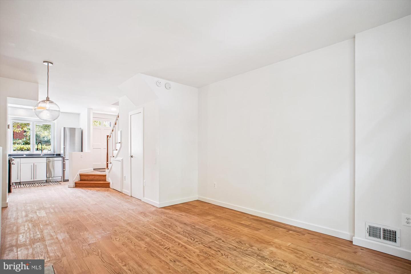 1229 PORTNER RD, ALEXANDRIA, Virginia 22314, 2 Bedrooms Bedrooms, 7 Rooms Rooms,1 BathroomBathrooms,Residential,For sale,1229 PORTNER RD,VAAX2047906 MLS # VAAX2047906