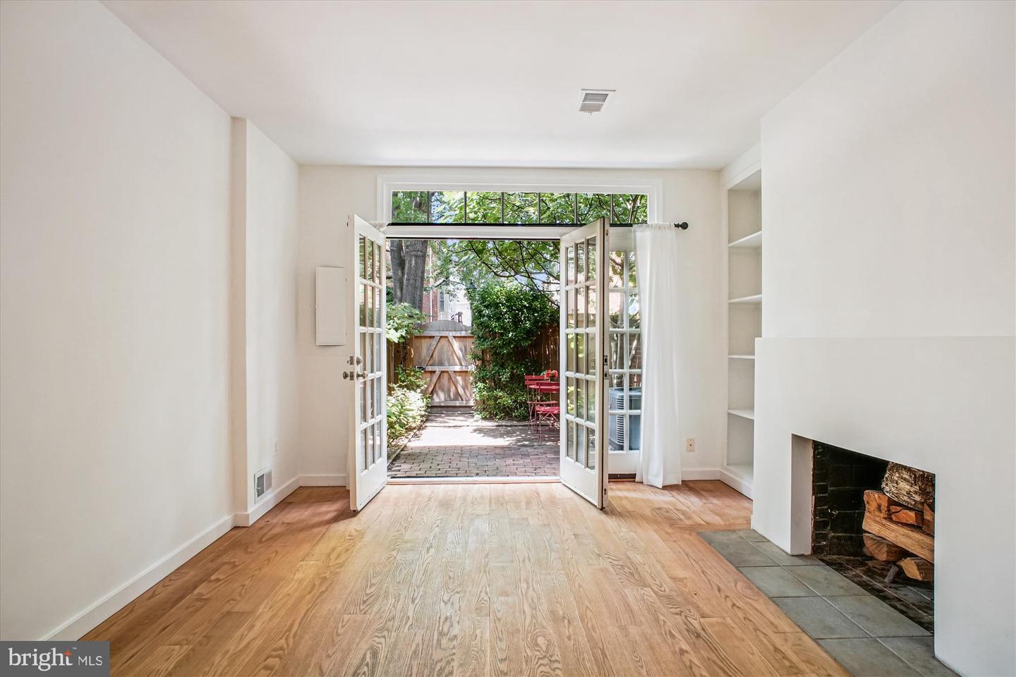 1229 PORTNER RD, ALEXANDRIA, Virginia 22314, 2 Bedrooms Bedrooms, 7 Rooms Rooms,1 BathroomBathrooms,Residential,For sale,1229 PORTNER RD,VAAX2047906 MLS # VAAX2047906