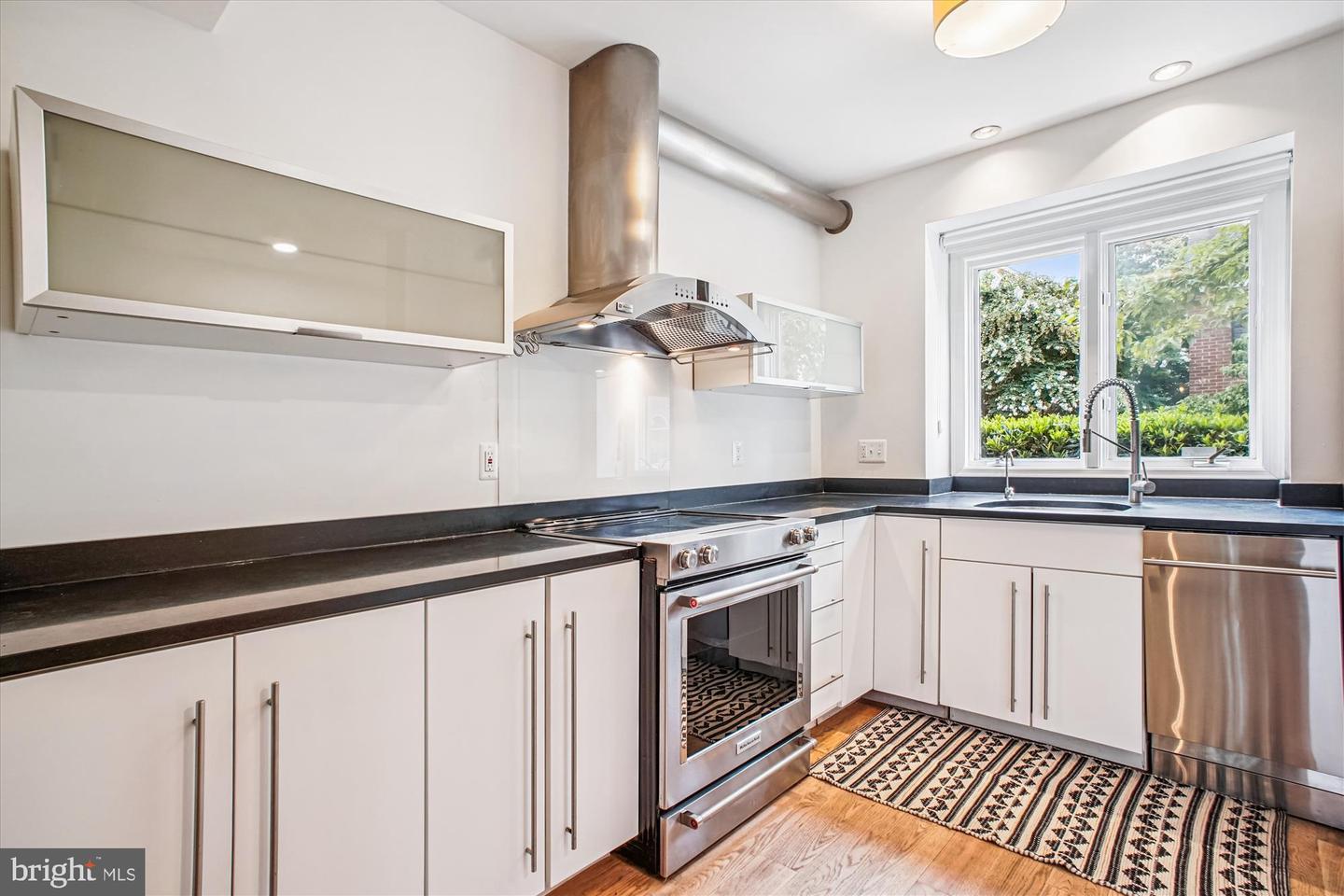1229 PORTNER RD, ALEXANDRIA, Virginia 22314, 2 Bedrooms Bedrooms, 7 Rooms Rooms,1 BathroomBathrooms,Residential,For sale,1229 PORTNER RD,VAAX2047906 MLS # VAAX2047906