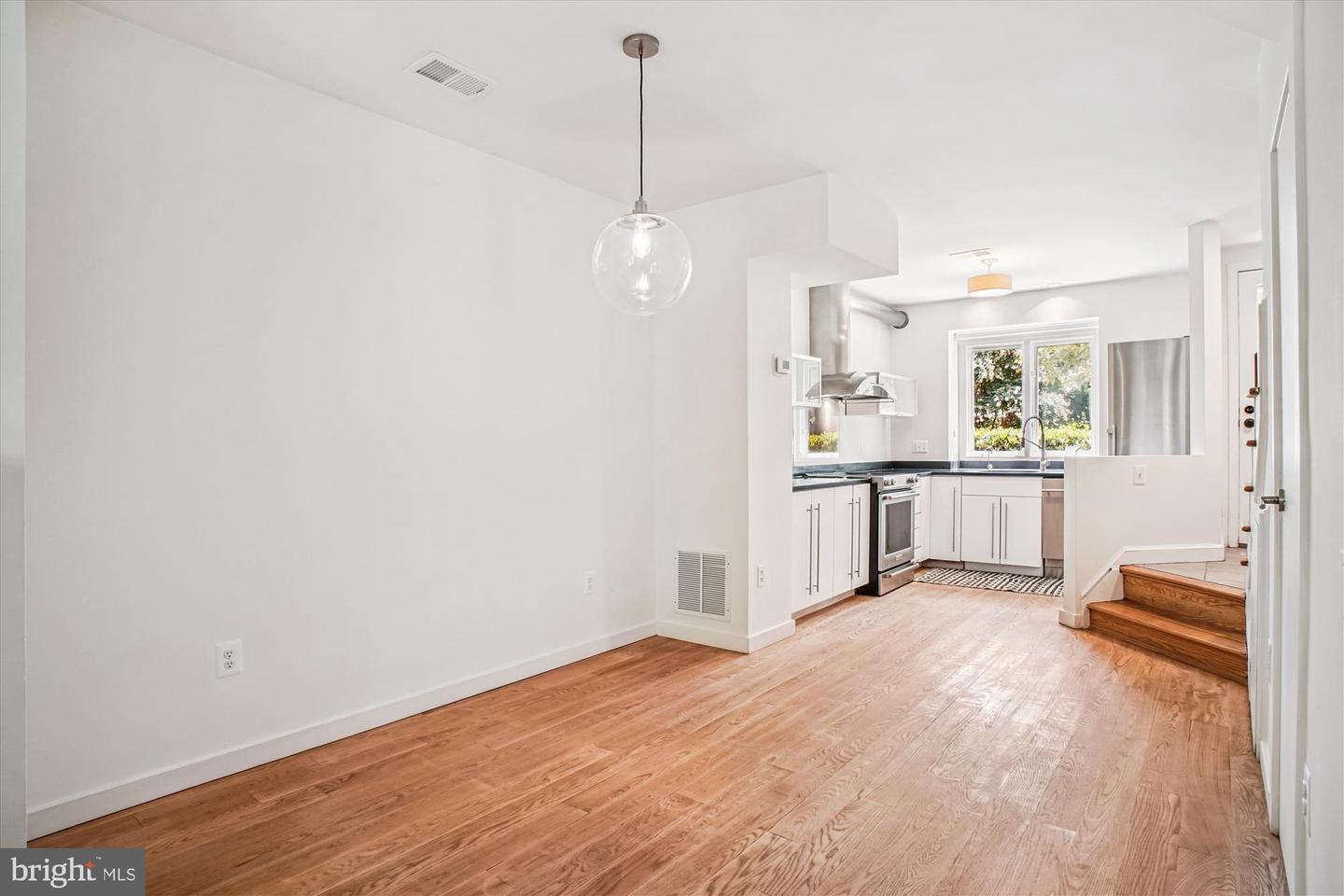 1229 PORTNER RD, ALEXANDRIA, Virginia 22314, 2 Bedrooms Bedrooms, 7 Rooms Rooms,1 BathroomBathrooms,Residential,For sale,1229 PORTNER RD,VAAX2047906 MLS # VAAX2047906