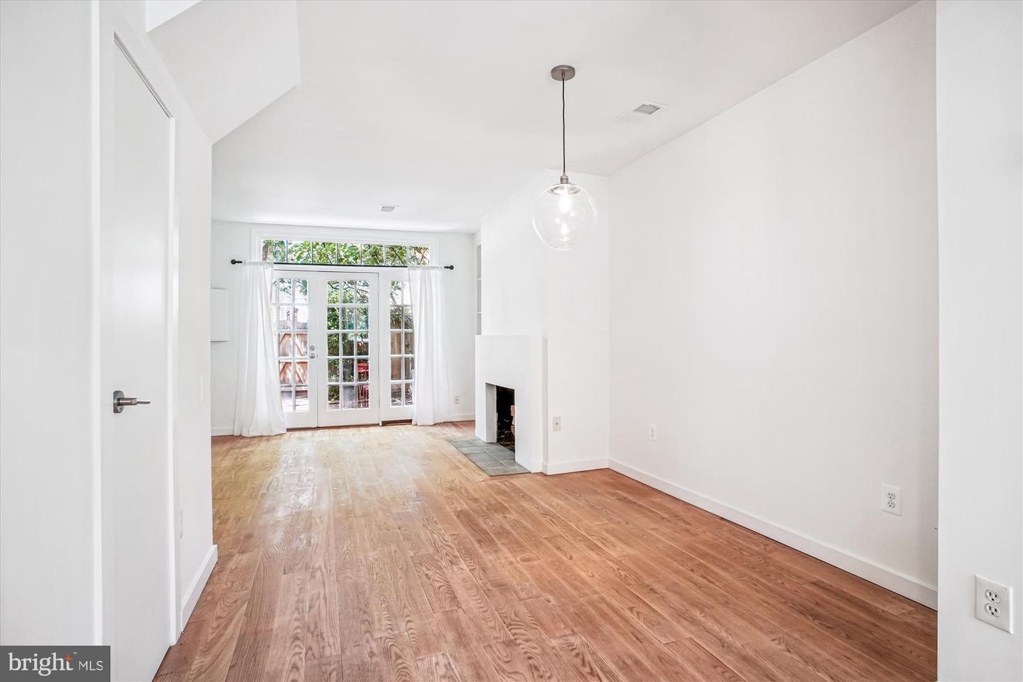 1229 PORTNER RD, ALEXANDRIA, Virginia 22314, 2 Bedrooms Bedrooms, 7 Rooms Rooms,1 BathroomBathrooms,Residential,For sale,1229 PORTNER RD,VAAX2047906 MLS # VAAX2047906