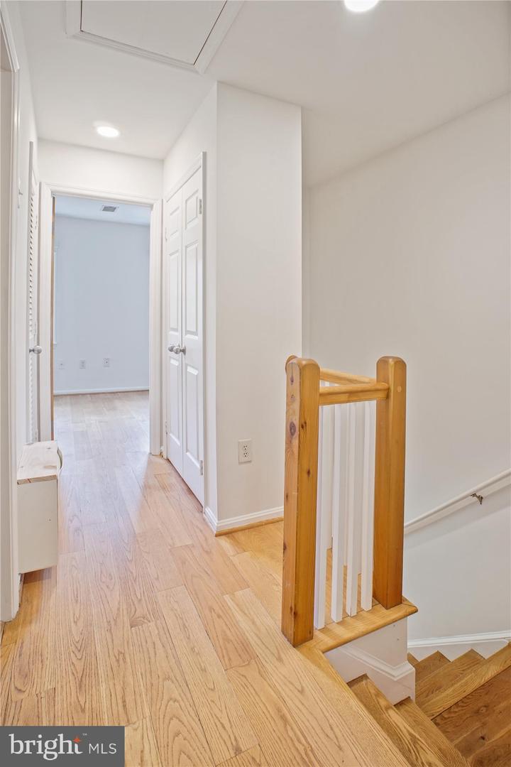 1229 PORTNER RD, ALEXANDRIA, Virginia 22314, 2 Bedrooms Bedrooms, 7 Rooms Rooms,1 BathroomBathrooms,Residential,For sale,1229 PORTNER RD,VAAX2047906 MLS # VAAX2047906
