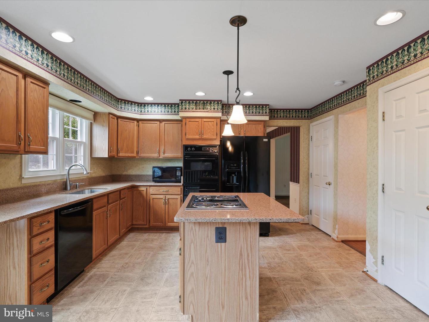 4293 EXETER DR, DUMFRIES, Virginia 22025, 5 Bedrooms Bedrooms, ,3 BathroomsBathrooms,Residential,For sale,4293 EXETER DR,VAPW2100284 MLS # VAPW2100284