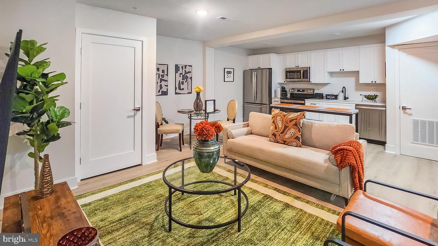 1621 T ST SE #2, WASHINGTON, District Of Columbia 20020, 3 Bedrooms Bedrooms, ,1 BathroomBathrooms,Residential,For sale,1621 T ST SE #2,DCDC2212906 MLS # DCDC2212906