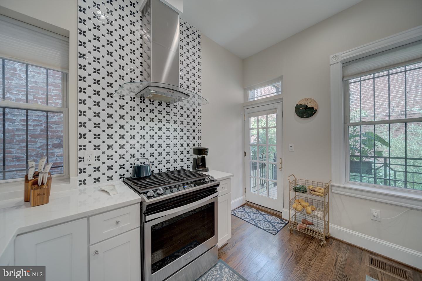 1842 NORTH CAPITOL ST NW, WASHINGTON, District Of Columbia 20002, 3 Bedrooms Bedrooms, ,2 BathroomsBathrooms,Residential,For sale,1842 NORTH CAPITOL ST NW,DCDC2213126 MLS # DCDC2213126