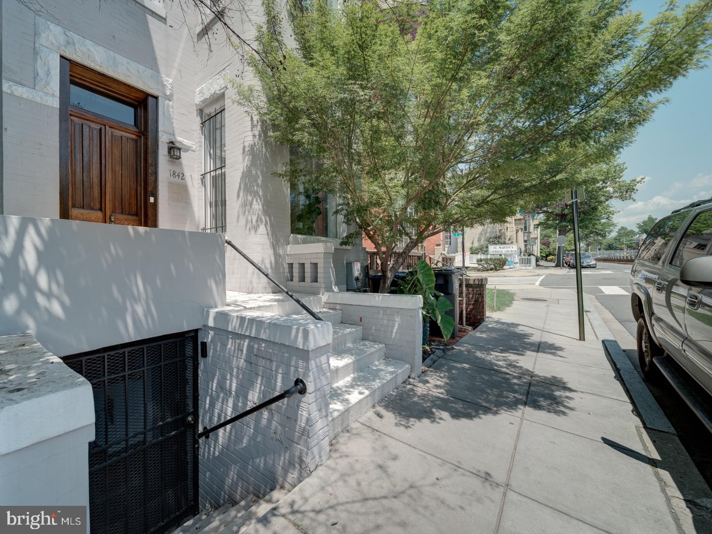 1842 NORTH CAPITOL ST NW, WASHINGTON, District Of Columbia 20002, 3 Bedrooms Bedrooms, ,2 BathroomsBathrooms,Residential,For sale,1842 NORTH CAPITOL ST NW,DCDC2213126 MLS # DCDC2213126