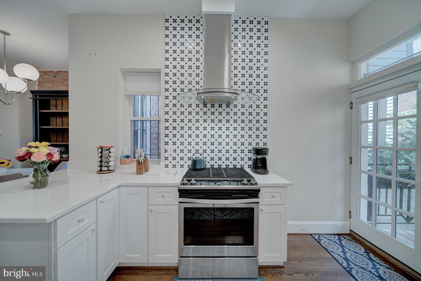 1842 NORTH CAPITOL ST NW, WASHINGTON, District Of Columbia 20002, 3 Bedrooms Bedrooms, ,2 BathroomsBathrooms,Residential,For sale,1842 NORTH CAPITOL ST NW,DCDC2213126 MLS # DCDC2213126
