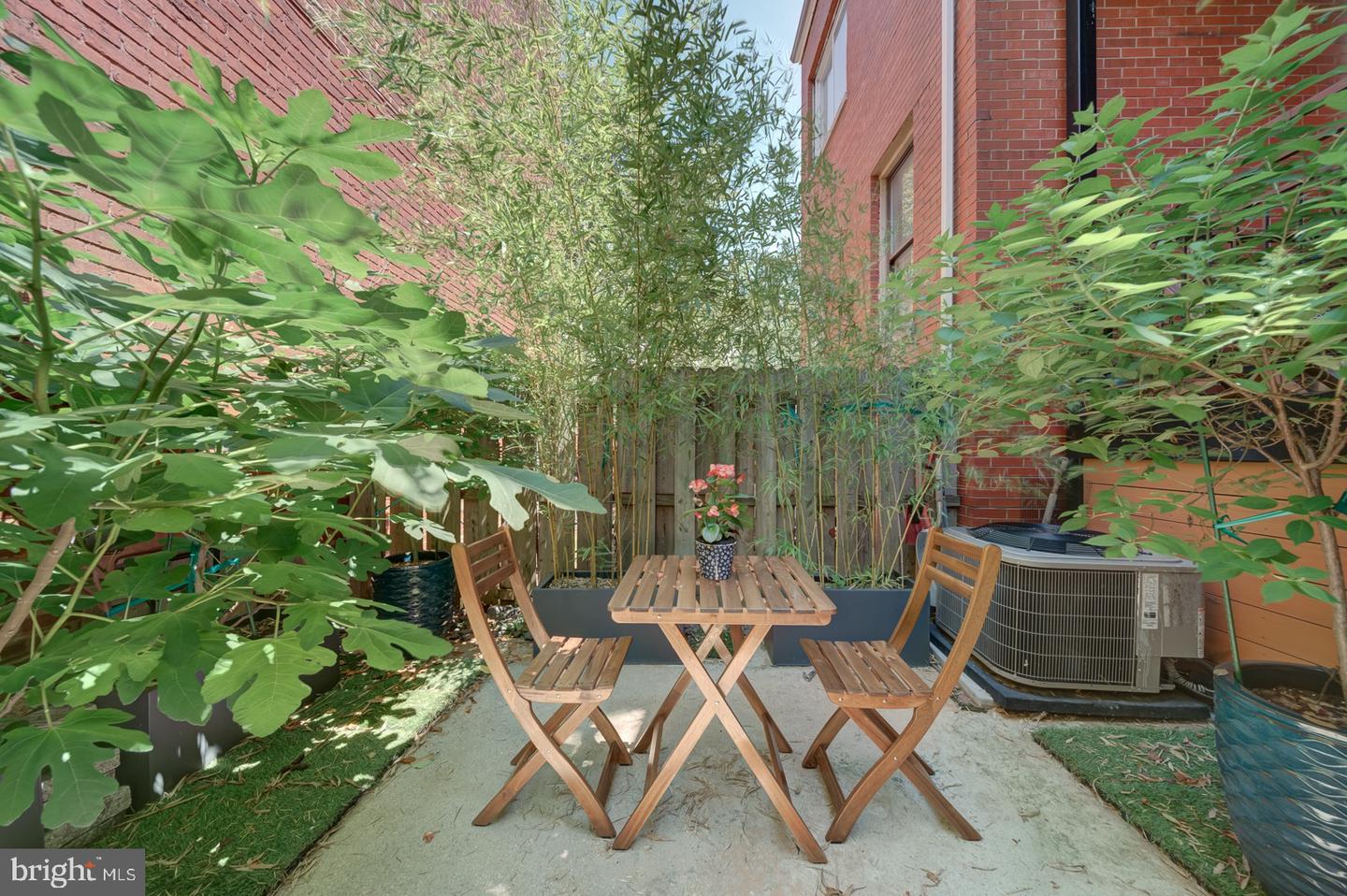 1842 NORTH CAPITOL ST NW, WASHINGTON, District Of Columbia 20002, 3 Bedrooms Bedrooms, ,2 BathroomsBathrooms,Residential,For sale,1842 NORTH CAPITOL ST NW,DCDC2213126 MLS # DCDC2213126