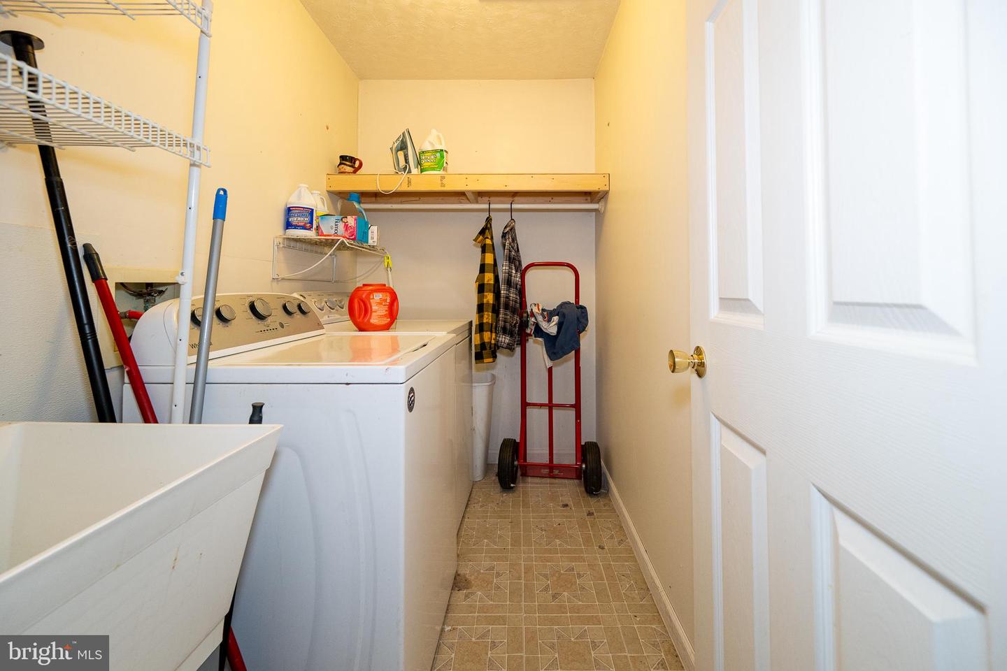 208 IVORY DR, STEPHENS CITY, Virginia 22655, 4 Bedrooms Bedrooms, ,3 BathroomsBathrooms,Residential,For sale,208 IVORY DR,VAFV2035820 MLS # VAFV2035820
