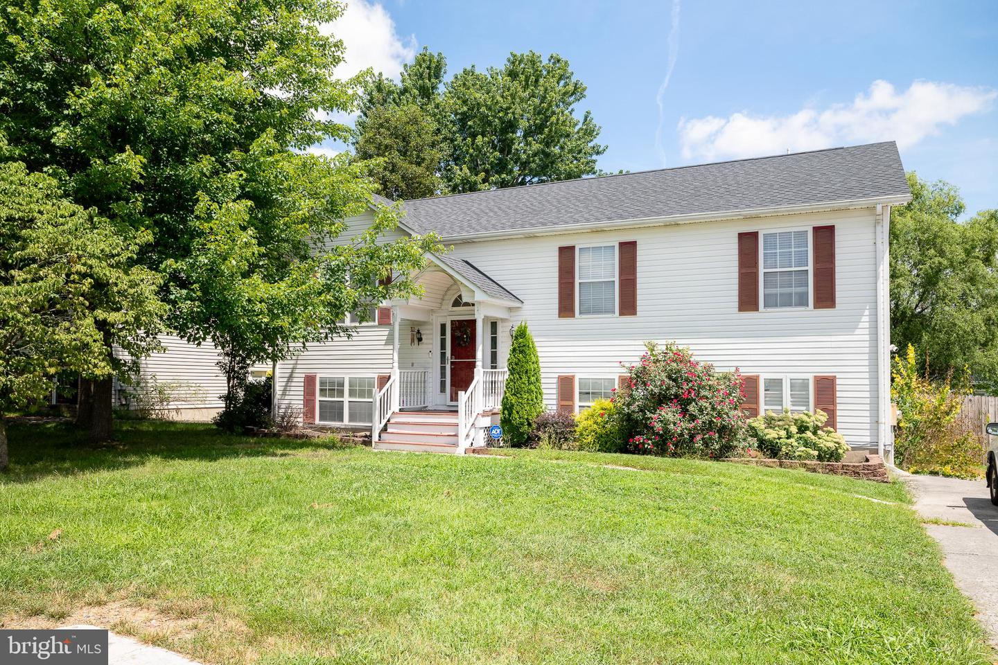 208 IVORY DR, STEPHENS CITY, Virginia 22655, 4 Bedrooms Bedrooms, ,3 BathroomsBathrooms,Residential,For sale,208 IVORY DR,VAFV2035820 MLS # VAFV2035820