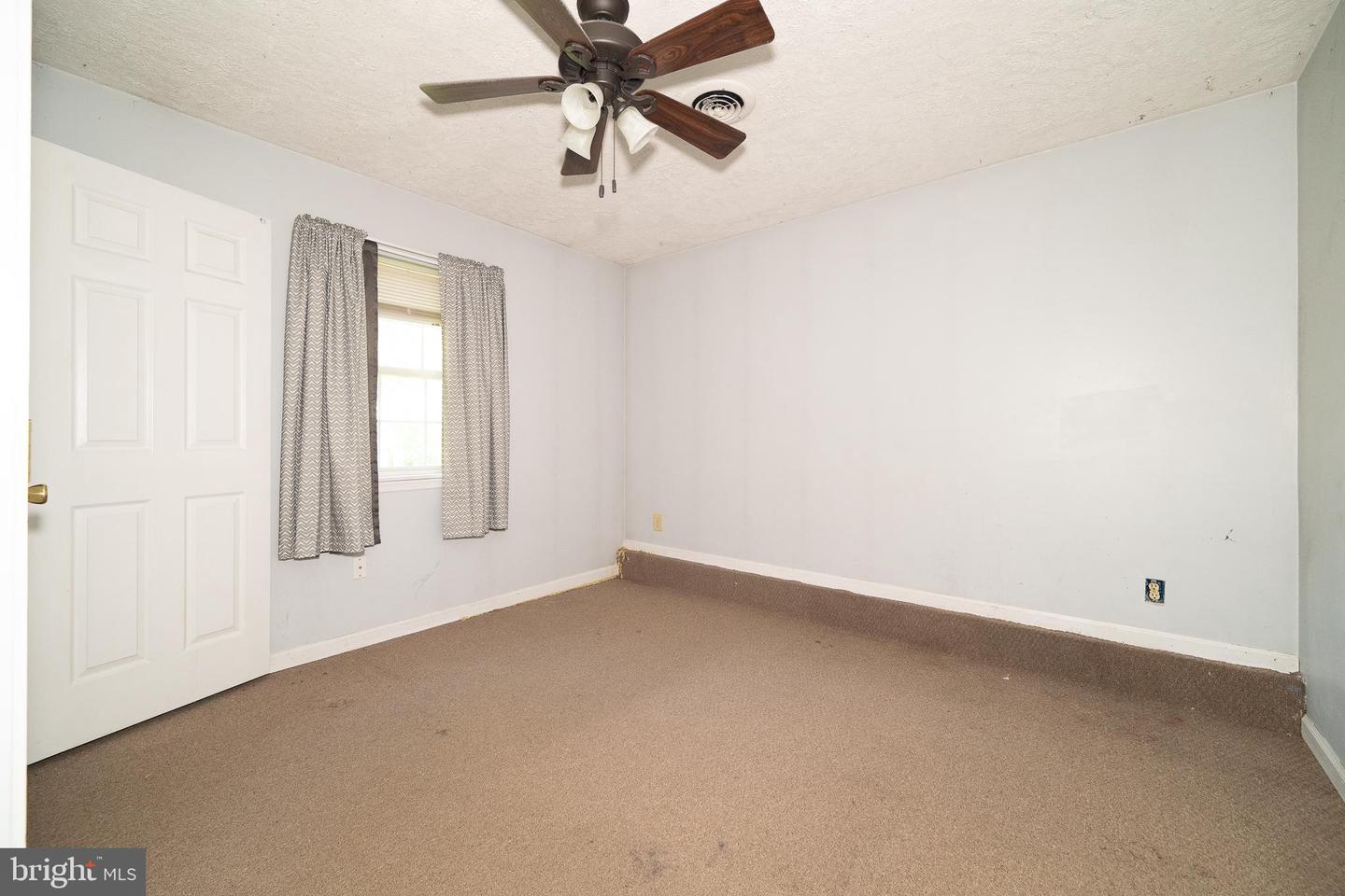 208 IVORY DR, STEPHENS CITY, Virginia 22655, 4 Bedrooms Bedrooms, ,3 BathroomsBathrooms,Residential,For sale,208 IVORY DR,VAFV2035820 MLS # VAFV2035820