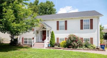 208 IVORY DR, STEPHENS CITY, Virginia 22655, 4 Bedrooms Bedrooms, ,3 BathroomsBathrooms,Residential,For sale,208 IVORY DR,VAFV2035820 MLS # VAFV2035820