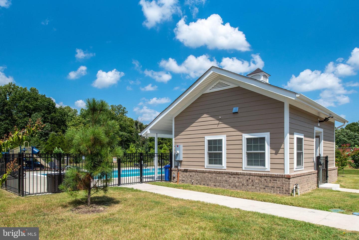 9711 CEDARMASS CIR, FREDERICKSBURG, Virginia 22408, 3 Bedrooms Bedrooms, 6 Rooms Rooms,2 BathroomsBathrooms,Residential,For sale,9711 CEDARMASS CIR,VASP2035138 MLS # VASP2035138