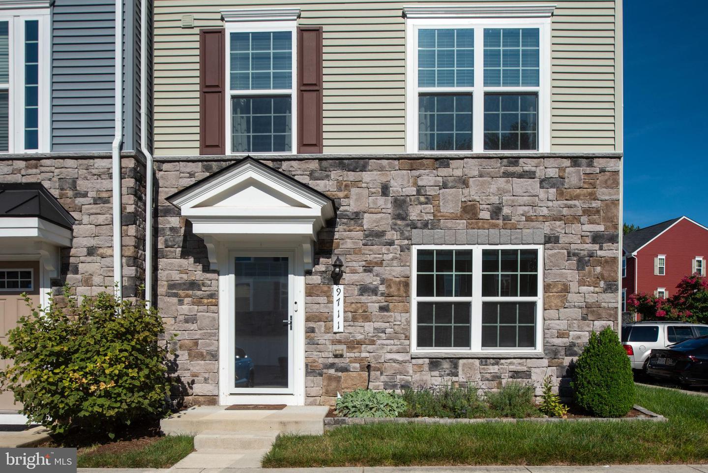 9711 CEDARMASS CIR, FREDERICKSBURG, Virginia 22408, 3 Bedrooms Bedrooms, 6 Rooms Rooms,2 BathroomsBathrooms,Residential,For sale,9711 CEDARMASS CIR,VASP2035138 MLS # VASP2035138