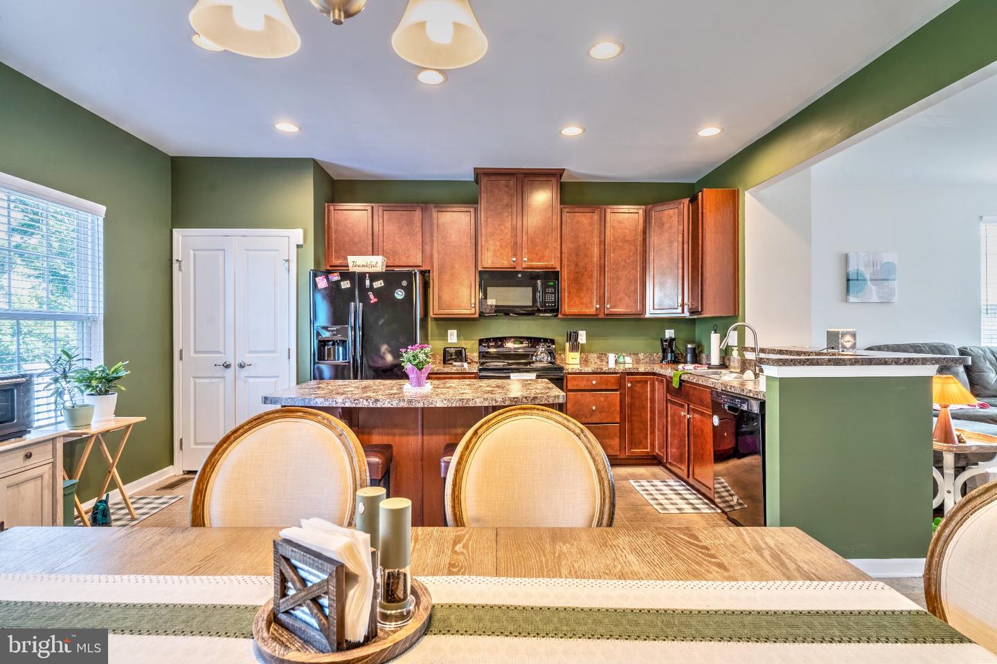 8657 ROSECRANS LN, SPOTSYLVANIA, Virginia 22553, 3 Bedrooms Bedrooms, 6 Rooms Rooms,2 BathroomsBathrooms,Residential,For sale,8657 ROSECRANS LN,VASP2035140 MLS # VASP2035140