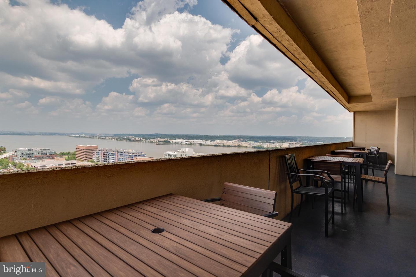 400 MADISON ST #1308, ALEXANDRIA, Virginia 22314, 3 Bedrooms Bedrooms, ,2 BathroomsBathrooms,Residential,For sale,400 MADISON ST #1308,VAAX2048130 MLS # VAAX2048130