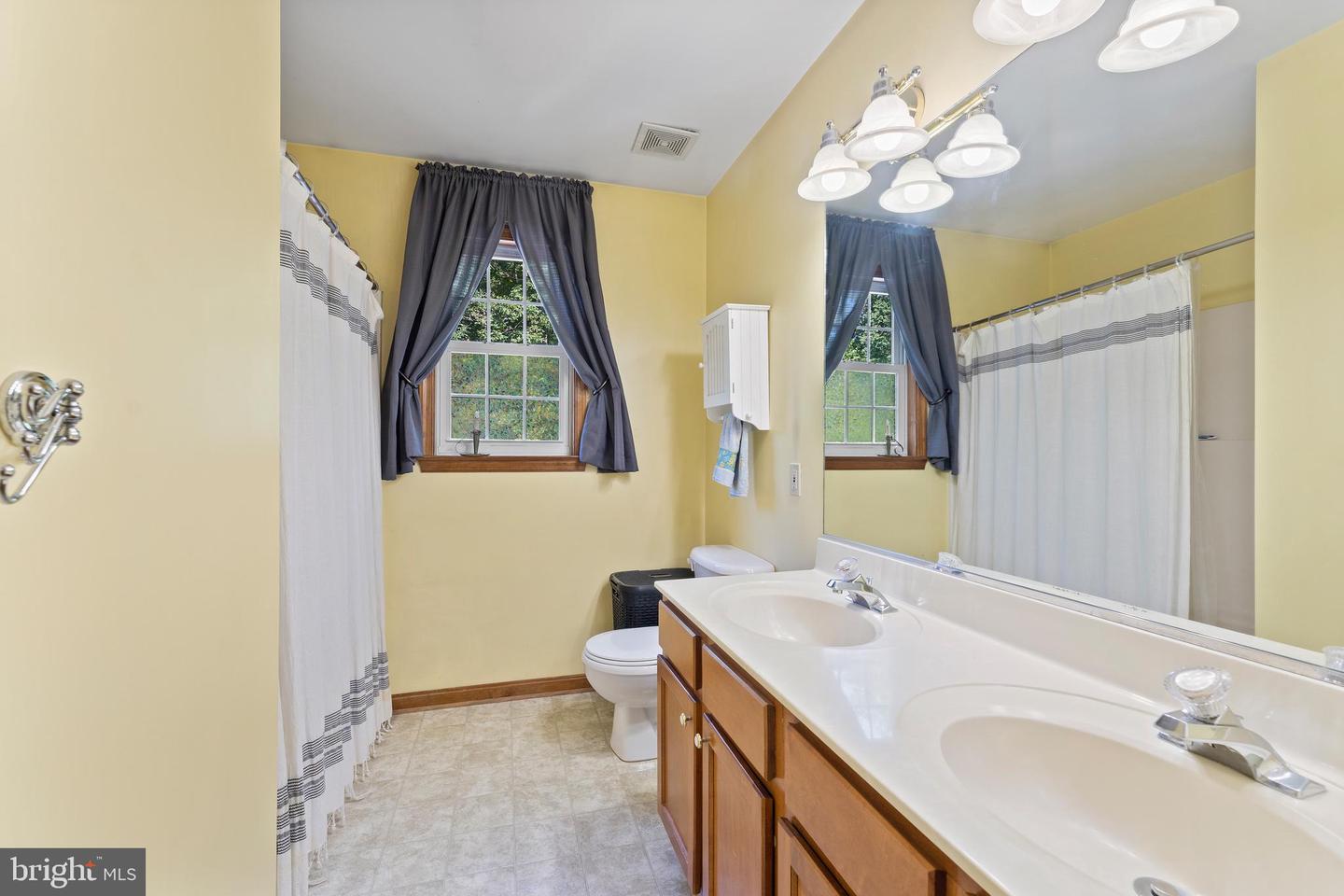 42 AMSONIA CT, STAFFORD, Virginia 22556, 5 Bedrooms Bedrooms, ,3 BathroomsBathrooms,Residential,For sale,42 AMSONIA CT,VAST2041392 MLS # VAST2041392