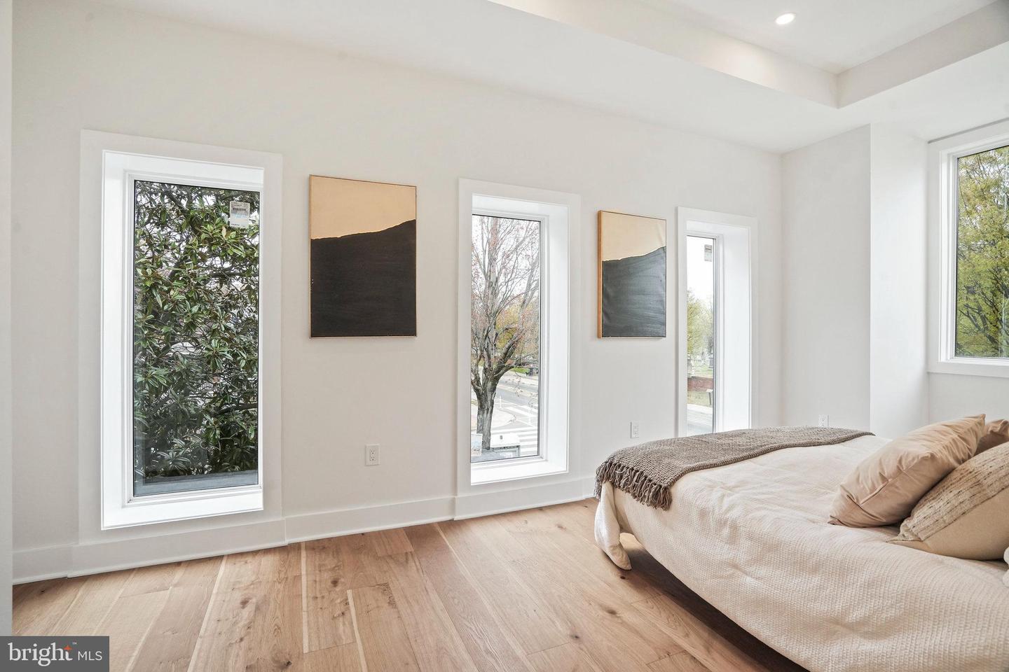 1631 G ST SE, WASHINGTON, District Of Columbia 20003, 5 Bedrooms Bedrooms, ,3 BathroomsBathrooms,Residential,For sale,1631 G ST SE,DCDC2213282 MLS # DCDC2213282