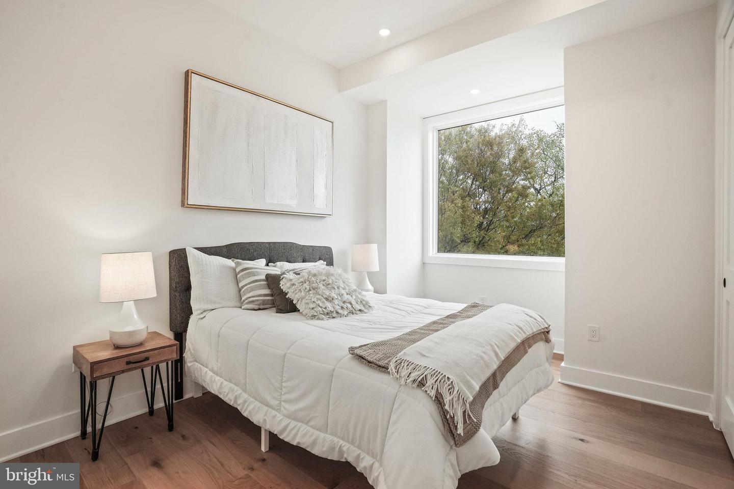 1631 G ST SE, WASHINGTON, District Of Columbia 20003, 5 Bedrooms Bedrooms, ,3 BathroomsBathrooms,Residential,For sale,1631 G ST SE,DCDC2213282 MLS # DCDC2213282
