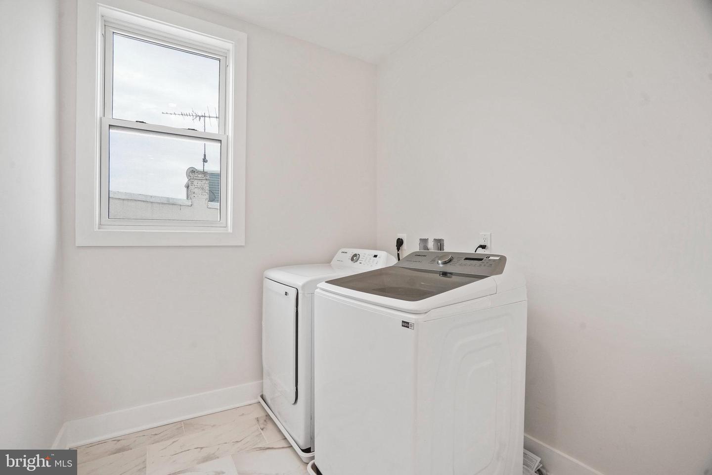1631 G ST SE, WASHINGTON, District Of Columbia 20003, 5 Bedrooms Bedrooms, ,3 BathroomsBathrooms,Residential,For sale,1631 G ST SE,DCDC2213282 MLS # DCDC2213282