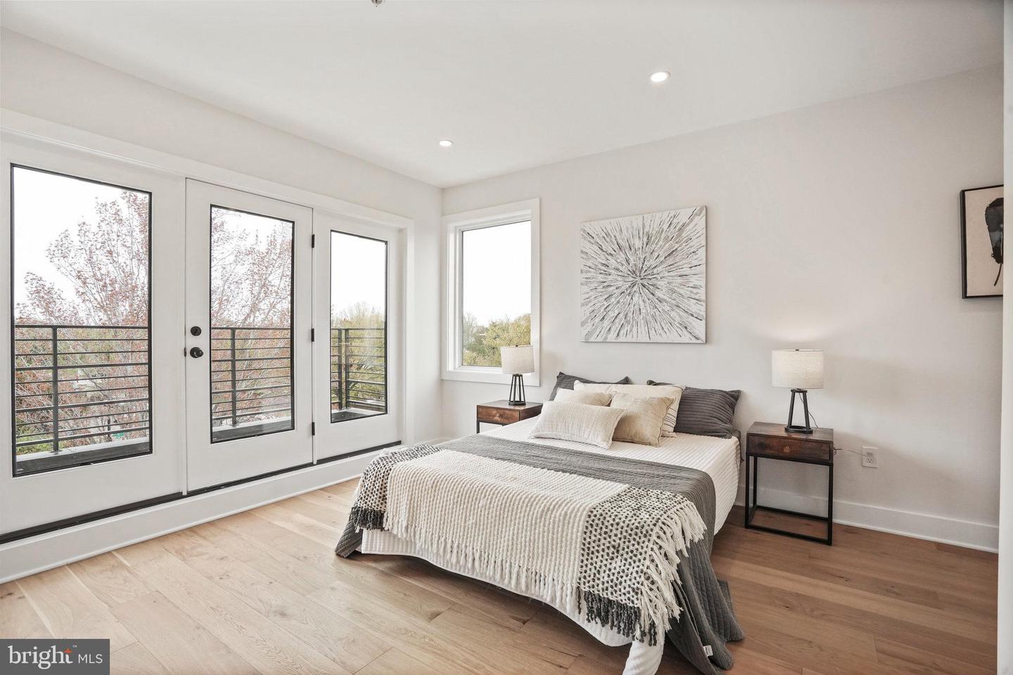 1631 G ST SE, WASHINGTON, District Of Columbia 20003, 5 Bedrooms Bedrooms, ,3 BathroomsBathrooms,Residential,For sale,1631 G ST SE,DCDC2213282 MLS # DCDC2213282