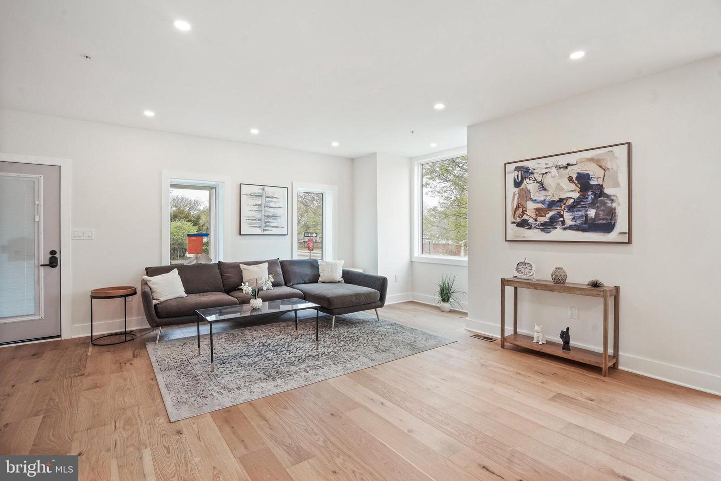 1631 G ST SE, WASHINGTON, District Of Columbia 20003, 5 Bedrooms Bedrooms, ,3 BathroomsBathrooms,Residential,For sale,1631 G ST SE,DCDC2213282 MLS # DCDC2213282