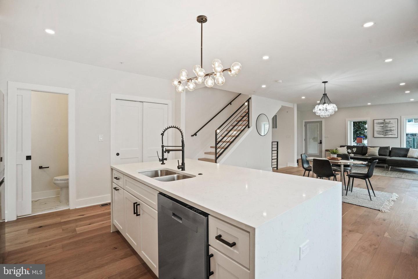 1631 G ST SE, WASHINGTON, District Of Columbia 20003, 5 Bedrooms Bedrooms, ,3 BathroomsBathrooms,Residential,For sale,1631 G ST SE,DCDC2213282 MLS # DCDC2213282