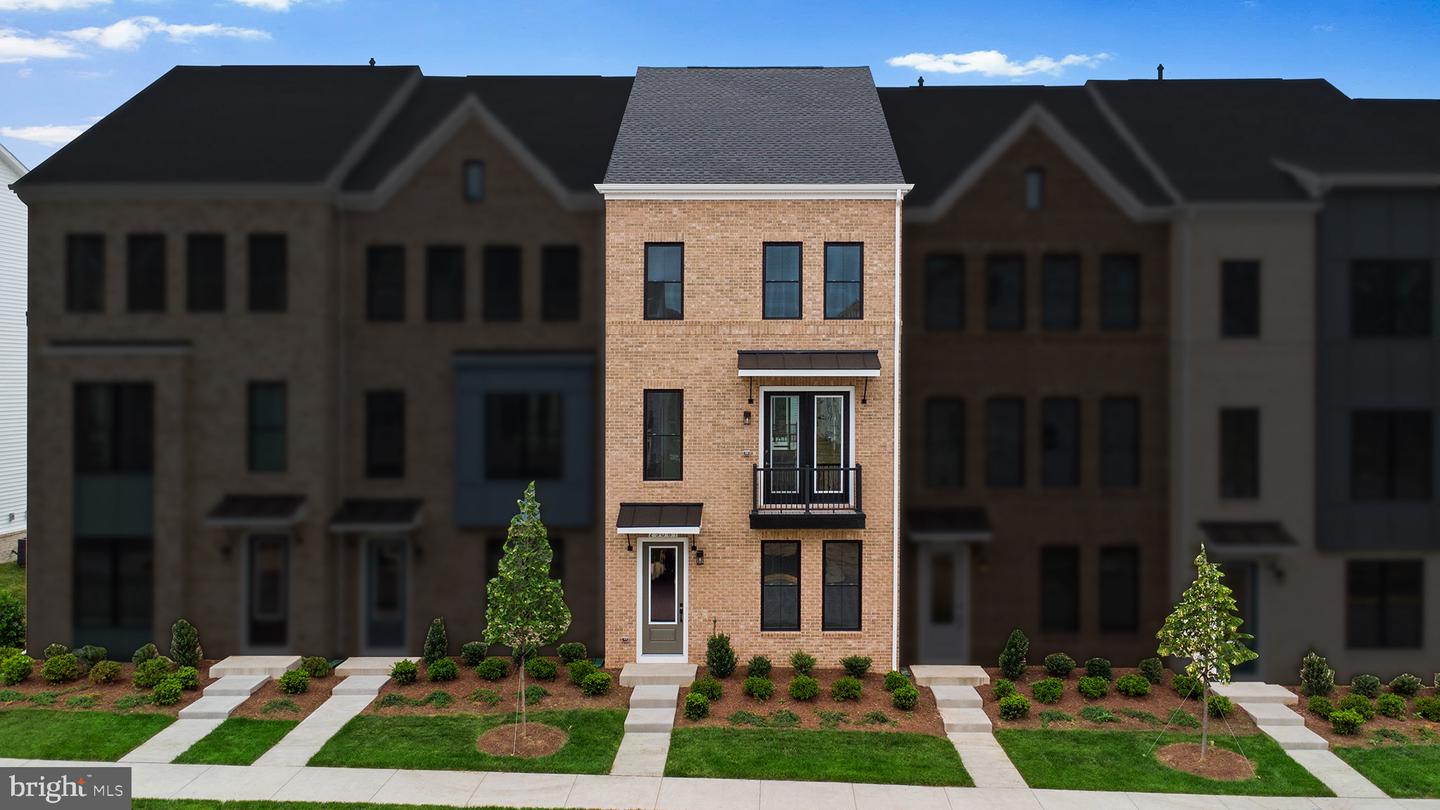 23081 COPPER TREE TER, ASHBURN, Virginia 20148, 4 Bedrooms Bedrooms, ,3 BathroomsBathrooms,Residential,For sale,23081 COPPER TREE TER,VALO2103710 MLS # VALO2103710
