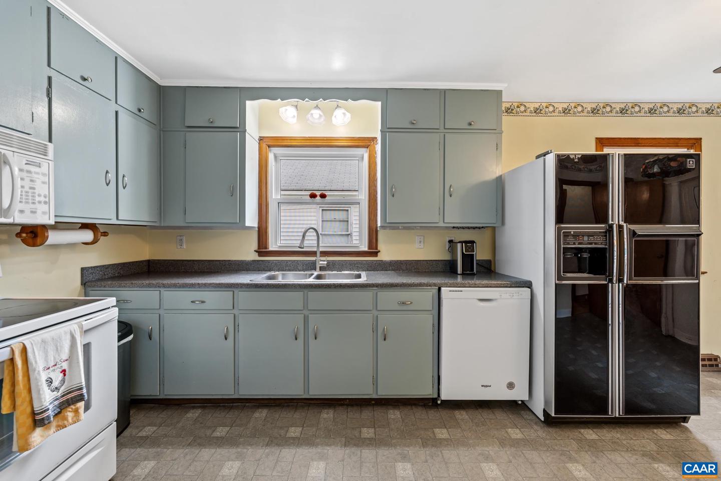 406 GRUBERT AVE, STAUNTON, Virginia 24401, 2 Bedrooms Bedrooms, ,1 BathroomBathrooms,Residential,For sale,406 GRUBERT AVE,667381 MLS # 667381
