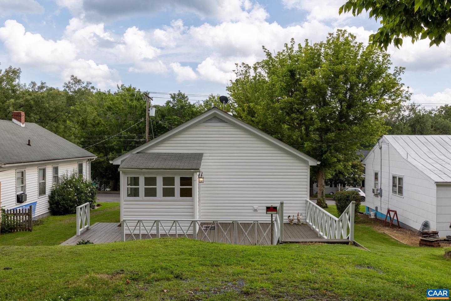 406 GRUBERT AVE, STAUNTON, Virginia 24401, 2 Bedrooms Bedrooms, ,1 BathroomBathrooms,Residential,For sale,406 GRUBERT AVE,667381 MLS # 667381