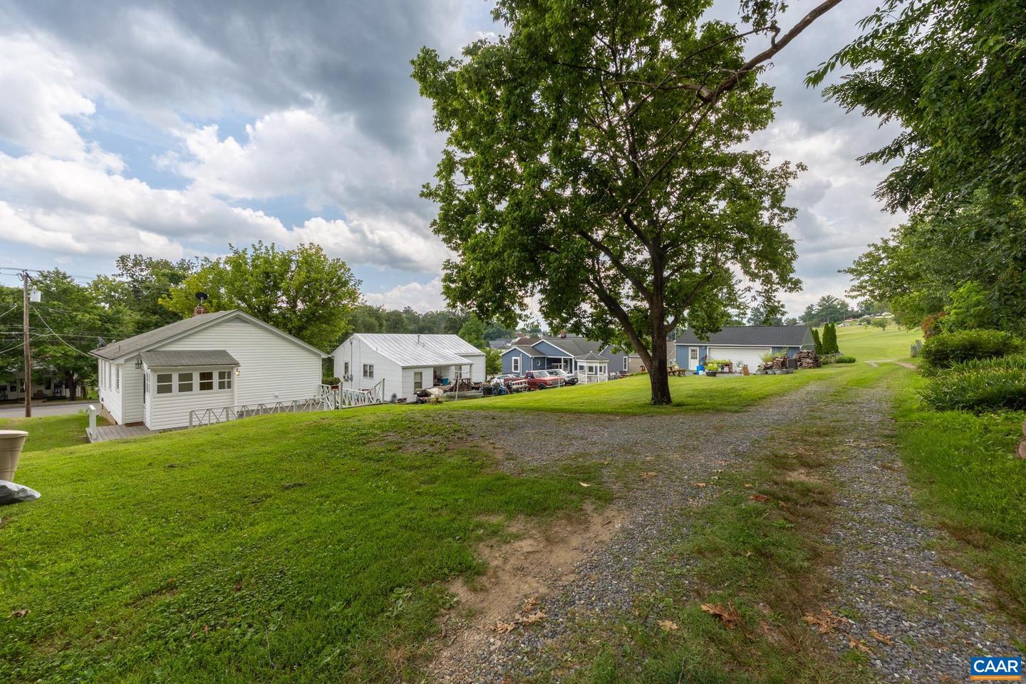 406 GRUBERT AVE, STAUNTON, Virginia 24401, 2 Bedrooms Bedrooms, ,1 BathroomBathrooms,Residential,For sale,406 GRUBERT AVE,667381 MLS # 667381